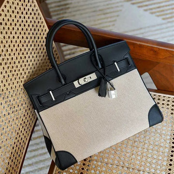 Hermès Canvas.